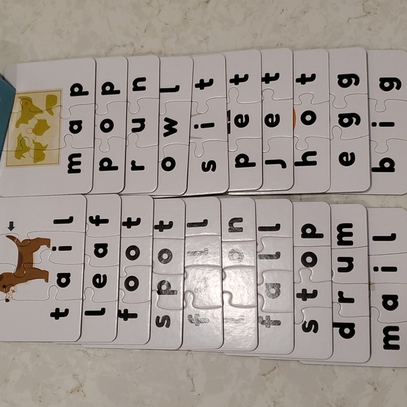 Chuckle & Roar Spelling Puzzles - Picture 4 of 7